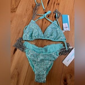 Beach bunny size large ball & chain